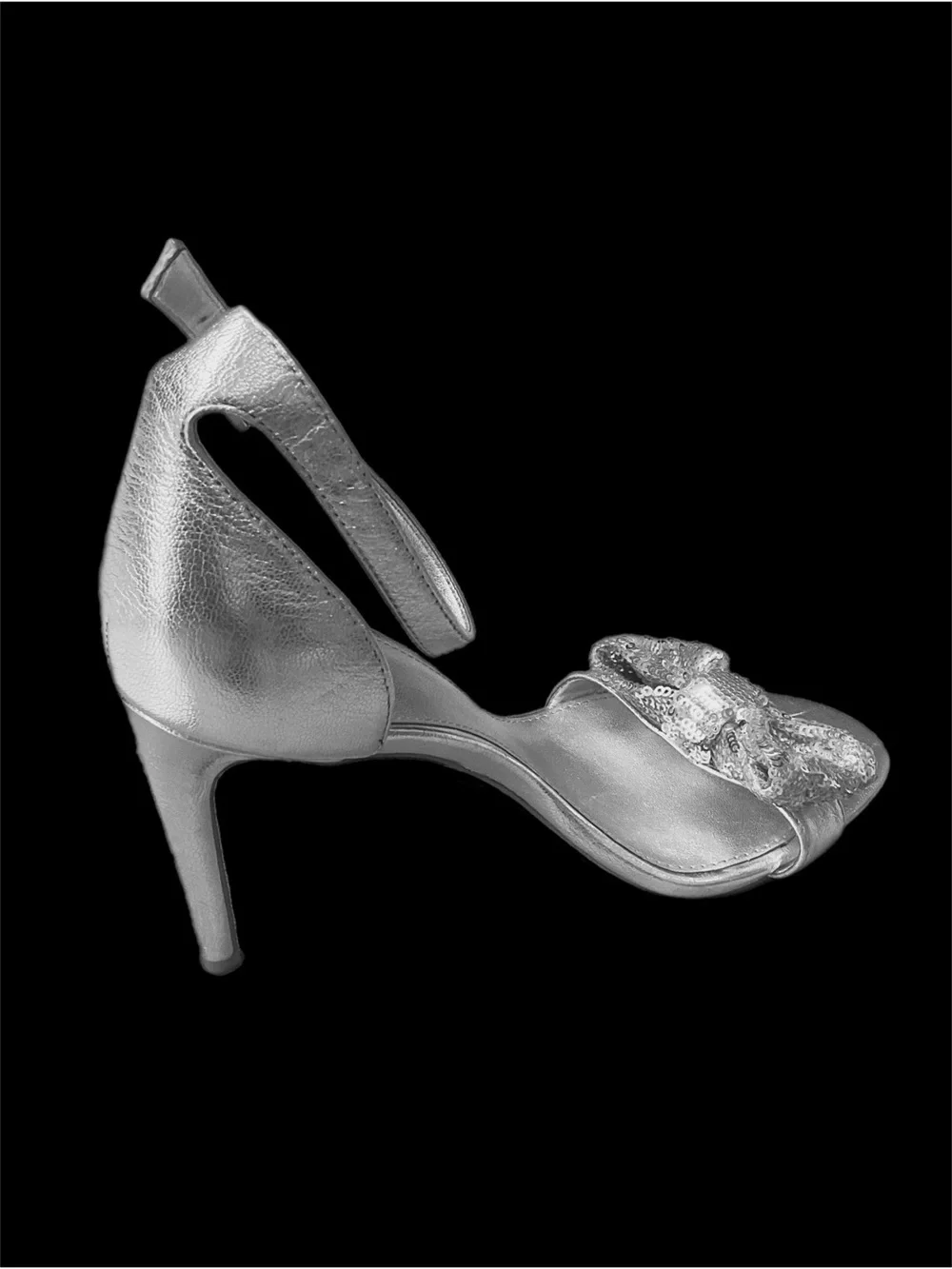 Michael Kors Sz 7 Metallic Silver Sequin Bows Ankle Strap 3 1/2” Stiletto Heel